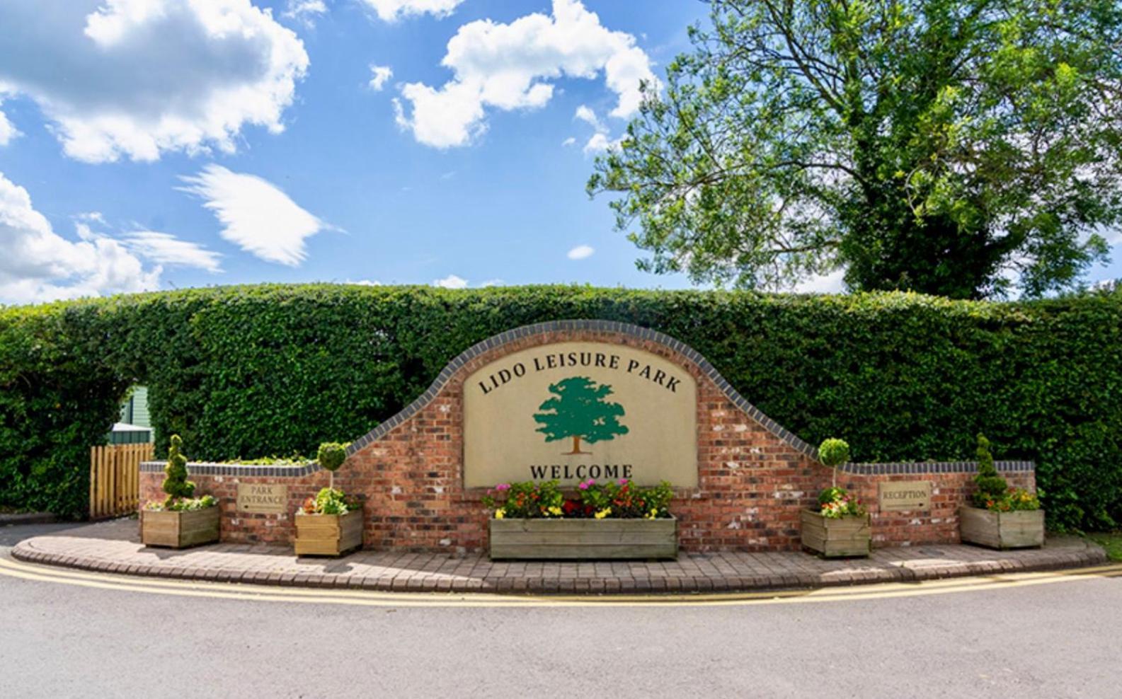 Appleblossom Lodge, Lido Leisure Park, Knaresborough Exterior photo